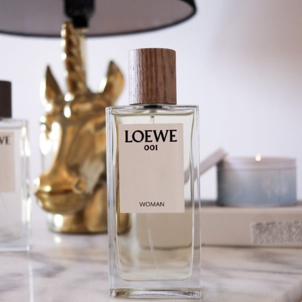 Mùi hương nữ tính, thuần khiết của Loewe 001 Woman EDT